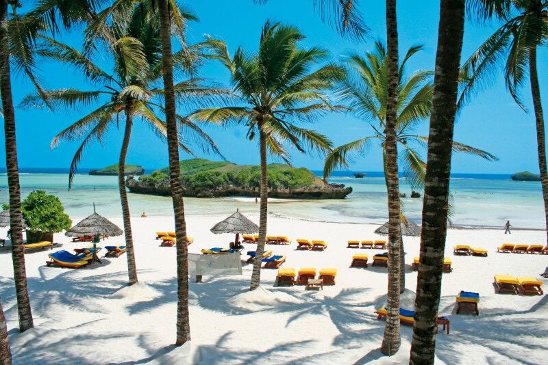 HOLIDAYS ON THE BEACH